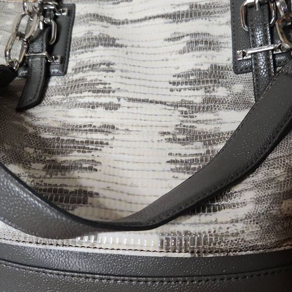 Simple Vera gray and white shoulder bag - Picture 3 of 9